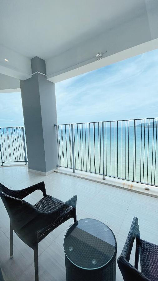 Panorama Beachfront Nha Trang Esterno foto