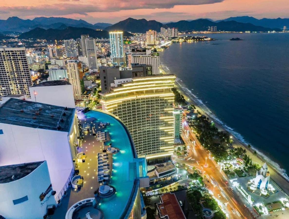 Panorama Beachfront Nha Trang Esterno foto
